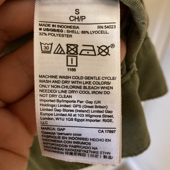 GAP TENCEL™ Icon Utility Jacket in Army Green. Size: Small - Picture 4 of 5